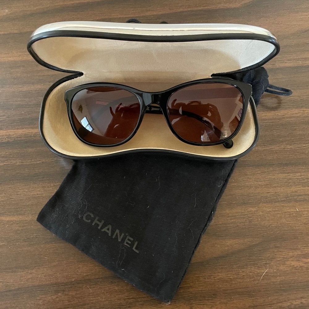 CHANEL Sunglasses (Wayfarer-Style)